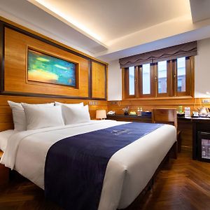 Superior Double Room Internal Window
